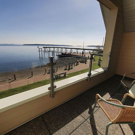 Sidney Waterfront Inn & Suites Esterno foto