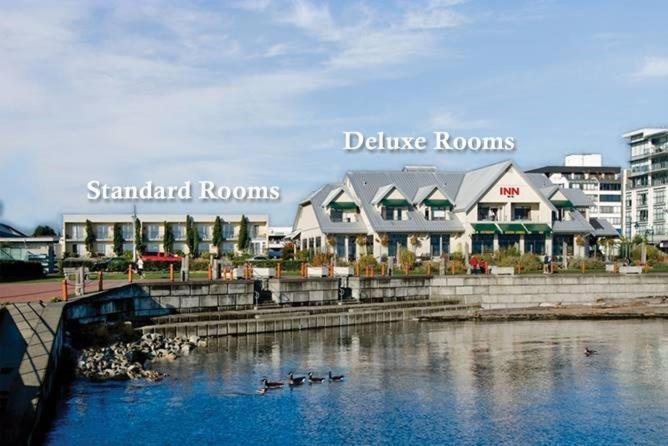 Sidney Waterfront Inn & Suites Esterno foto