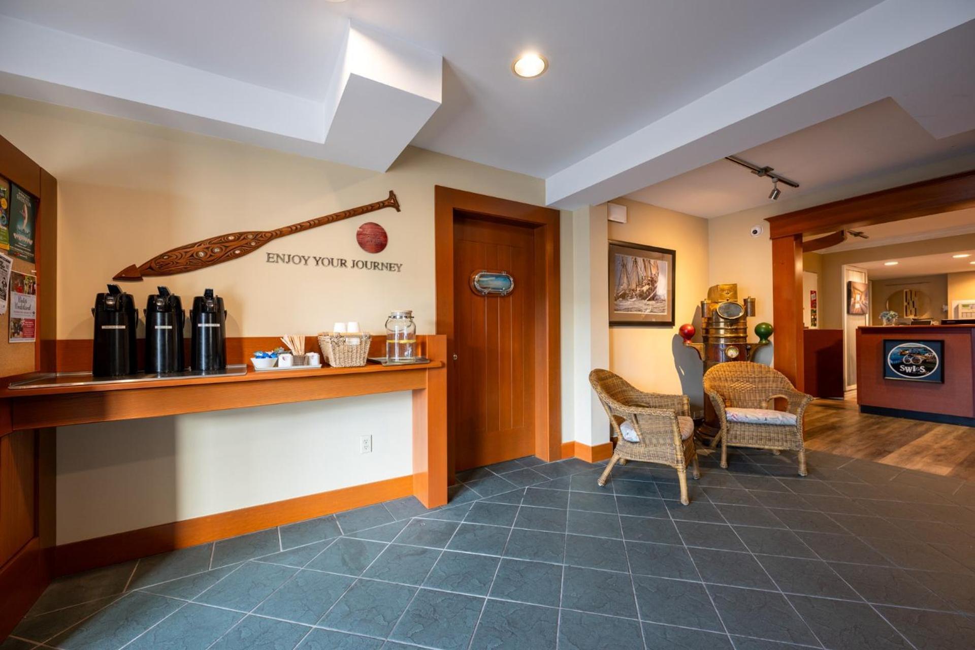 Sidney Waterfront Inn & Suites Esterno foto