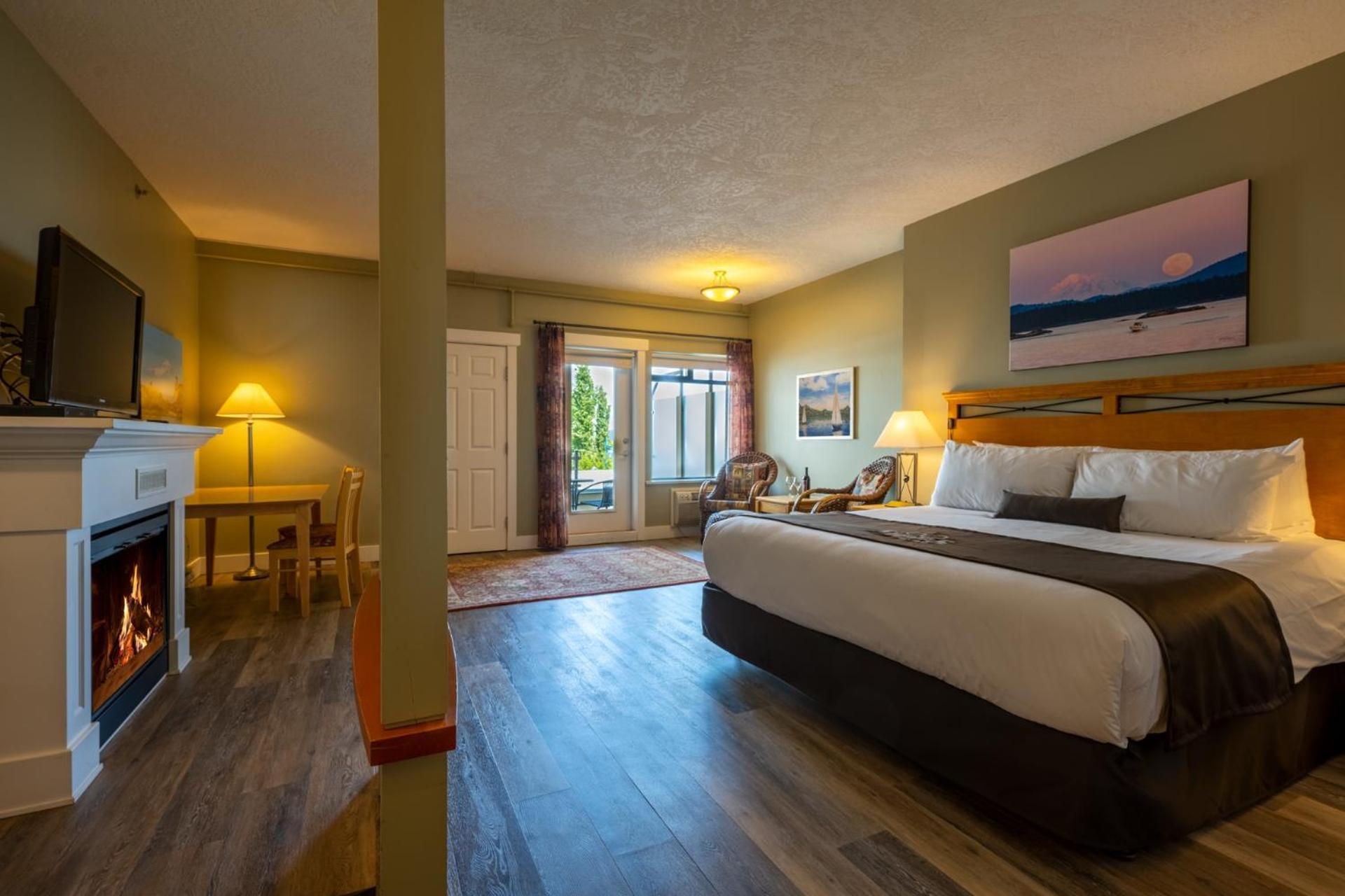 Sidney Waterfront Inn & Suites Esterno foto