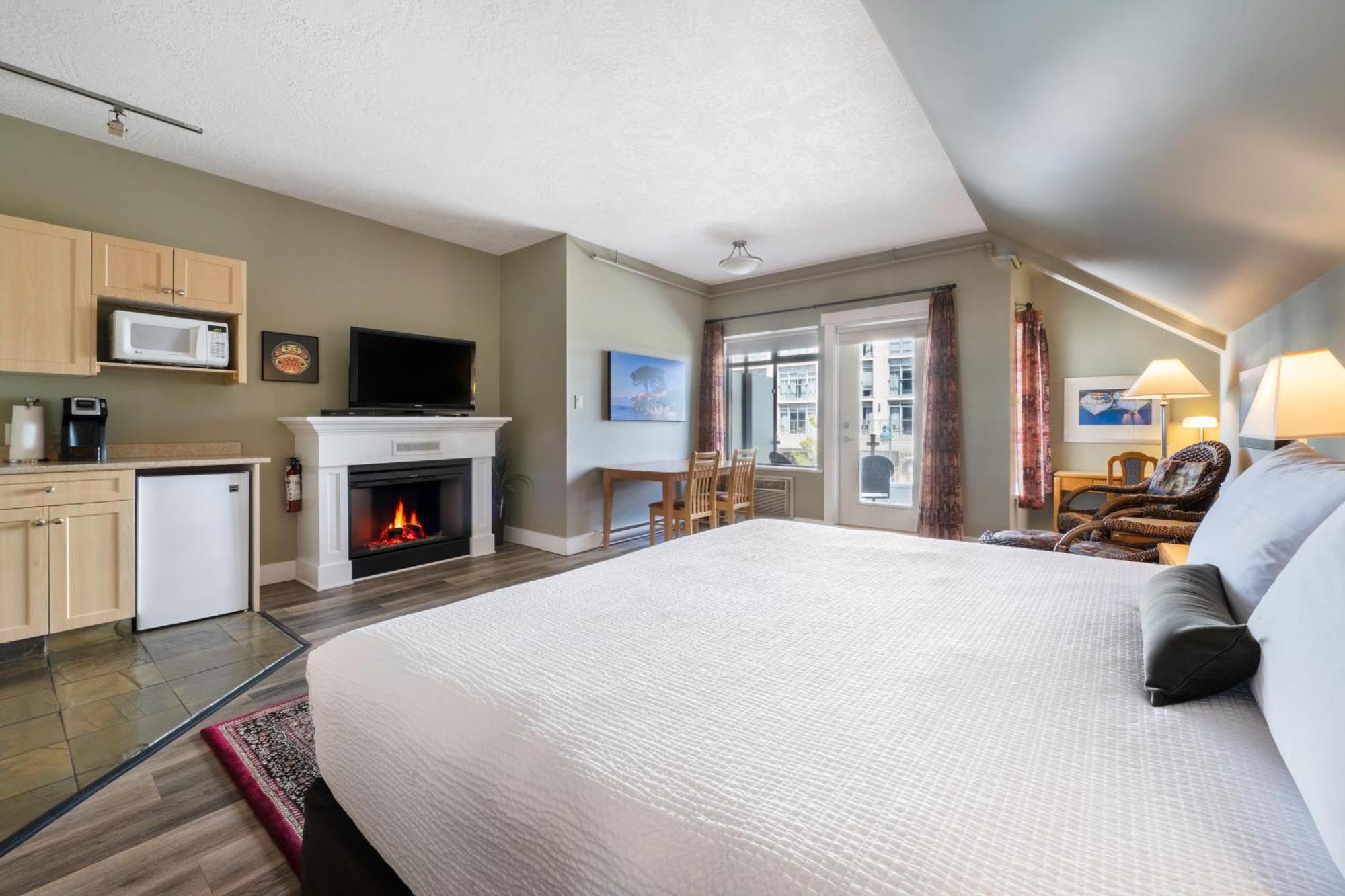 Sidney Waterfront Inn & Suites Esterno foto