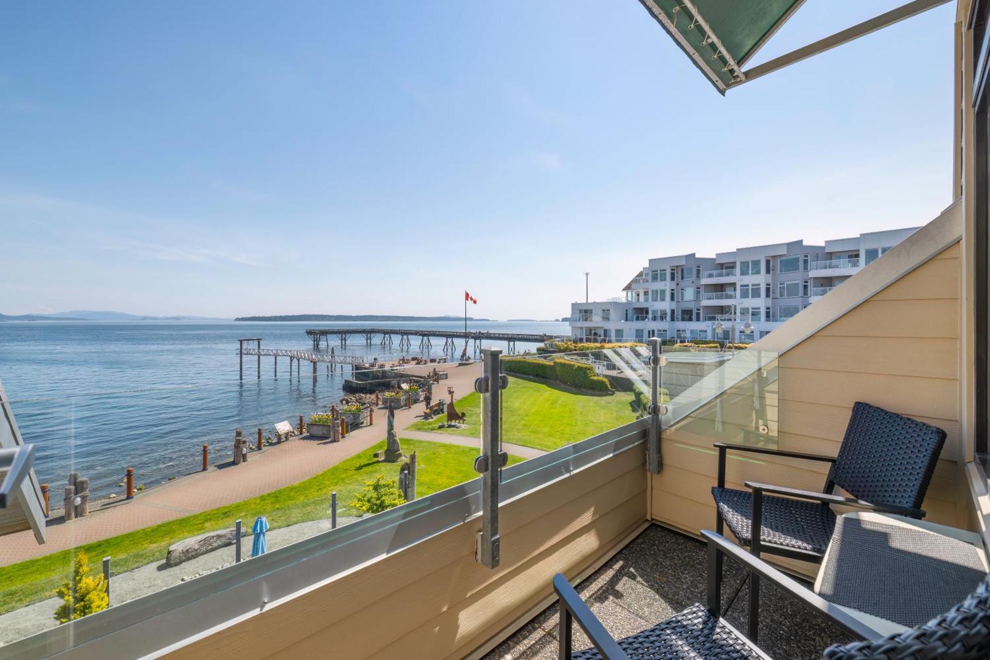 Sidney Waterfront Inn & Suites Esterno foto