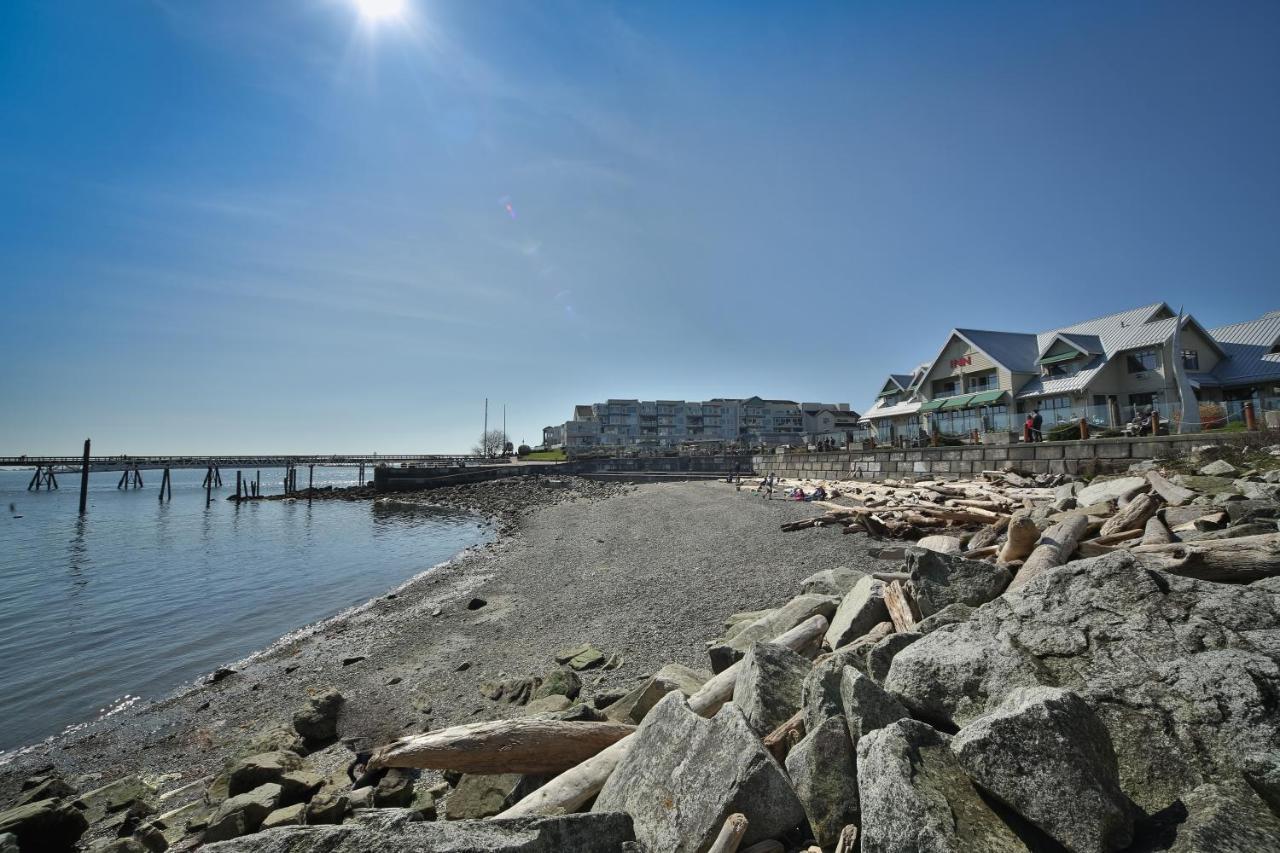 Sidney Waterfront Inn & Suites Esterno foto